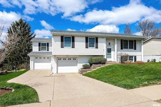 2720 29th St, Bettendorf, IA 52722