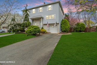 48 Lone Star Ln, Manalapan, NJ 07726