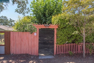 17190 Cedar Ave, Sonoma, CA 95476