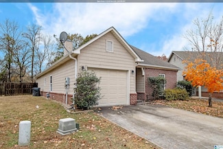 459 Holland Lakes Dr N, Pelham, AL 35124