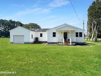 208 S End Rd, Knotts Island, NC 27950