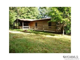 122 Crest Hill Rd, East Flat Rock, NC 28726