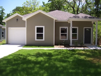 904 W Florence St, Denison, TX 75020