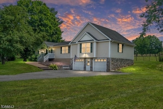28 Old Beaver Run Rd, Lafayette, NJ 07848