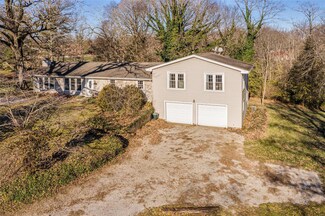 1014 E Ravine Dr, Carlinville, IL 62626
