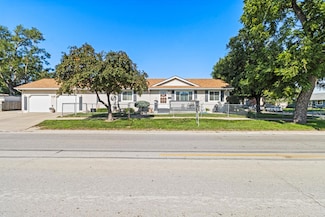 702 S 35th St, Council Bluffs, IA 51501
