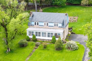 2515 Middle Rd, Glenshaw, PA 15116
