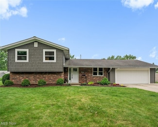 180 Ashwood Dr, Avon Lake, OH 44012