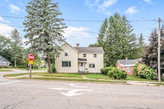 1024 Laurel St, Cadillac, MI 49601