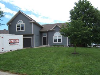 641 Stone Creek Dr, Gardner, KS 66030