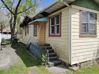 823 Pierce St, Gary, IN 46402