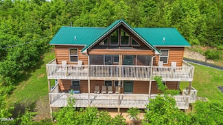 1792 Paulas Huskey Cir, Sevierville, TN 37876
