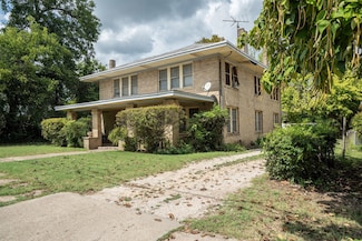 305 Hill St, Farmersville, TX 75442