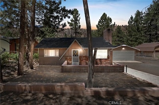 592 Mountain View Ave, Wrightwood, CA 92397