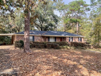 121 Ridgecrest St, Lucedale, MS 39452