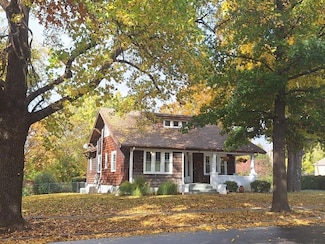 2119 Lovers Ln, Saint Joseph, MO 64505