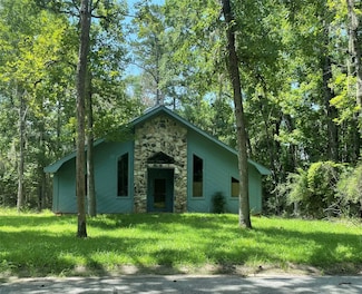 20300 Belair Dr, Huntsville, TX 77340