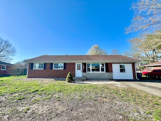 613 E Tulip Ln, Connersville, IN 47331