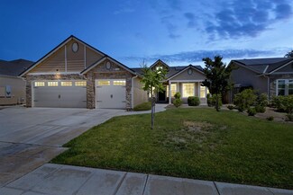 7438 W San Madele Ave, Fresno, CA 93723