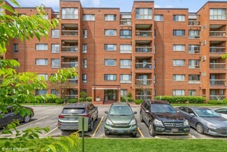 600 Naples Ct Unit 306, Glenview, IL 60025
