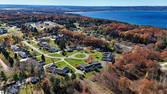 7177 Cherrywood Ct, Traverse City, MI 49686