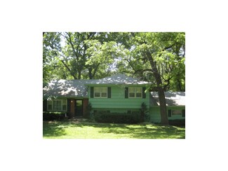 395 NW North Shore Dr, Kansas City, MO 64151