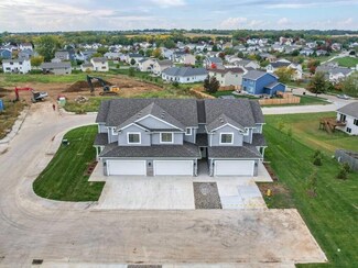 7000 Lake Hill Dr Unit 24, Des Moines, IA 50320