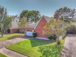 8069 German Creek Dr, Cordova, TN 38018