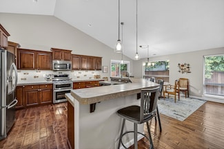 1202 SW Mcclellan Ln, Bend, OR 97702