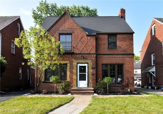 3842 Grenville Rd, Cleveland, OH 44118