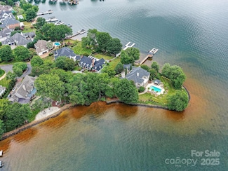 18201 Mainsail Pointe Dr, Cornelius, NC 28031