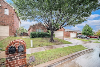 2113 Carlotta Dr, Fort Worth, TX 76177