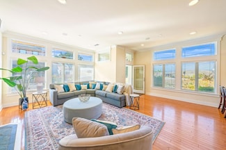 1207 Danmann Ave, Pacifica, CA 94044