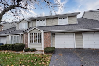 17 Chenin Run, Fairport, NY 14450