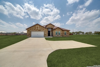 100 W Short Meadow Dr, Lytle, TX 78052