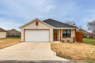 284 Cosey St, Palmer, TX 75152