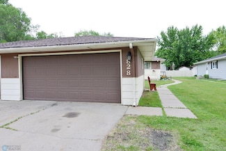 828 10th Ave E, West Fargo, ND 58078