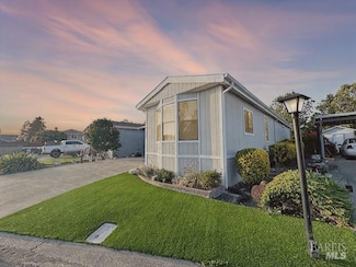 1566 Crown Rd, Petaluma, CA 94954