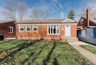 21813 Sunnyside St, Saint Clair Shores, MI 48080