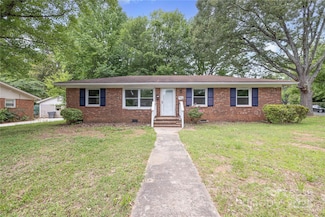 4438 Gainsborough Rd, Charlotte, NC 28205