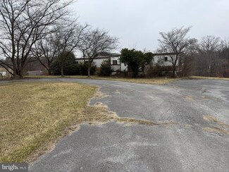 158 Retriever Ln, Bunker Hill, WV 25413