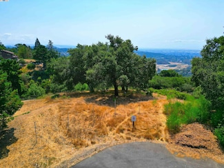 11 Lexford Place, Oakland, CA 94619