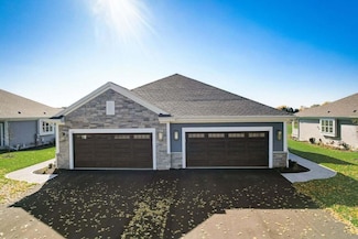 514 Hickory Hollow Rd Unit 401, Waterford, WI 53185