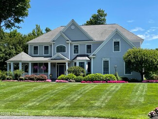12 Eleanor Ct, Mechanicville, NY 12118