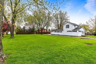 5 Pine St, Three Oaks, MI 49128