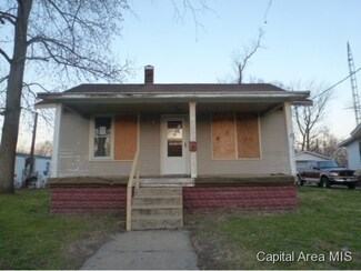 1105 Oak St, Beardstown, IL 62618