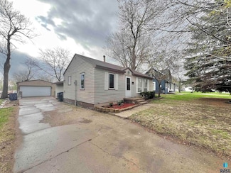 429 S Donaldson St, Luverne, MN 56156