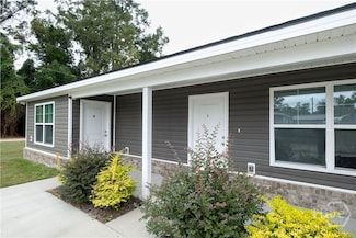 36 Pine St, Ludowici, GA 31316