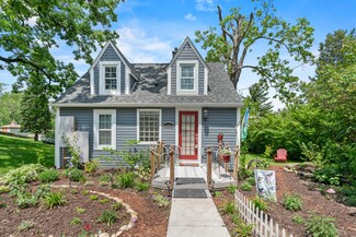 310 Island Dr, Island Lake, IL 60042