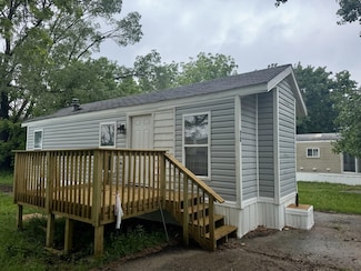 14 Manor Cir, Mount Carroll, IL 61053